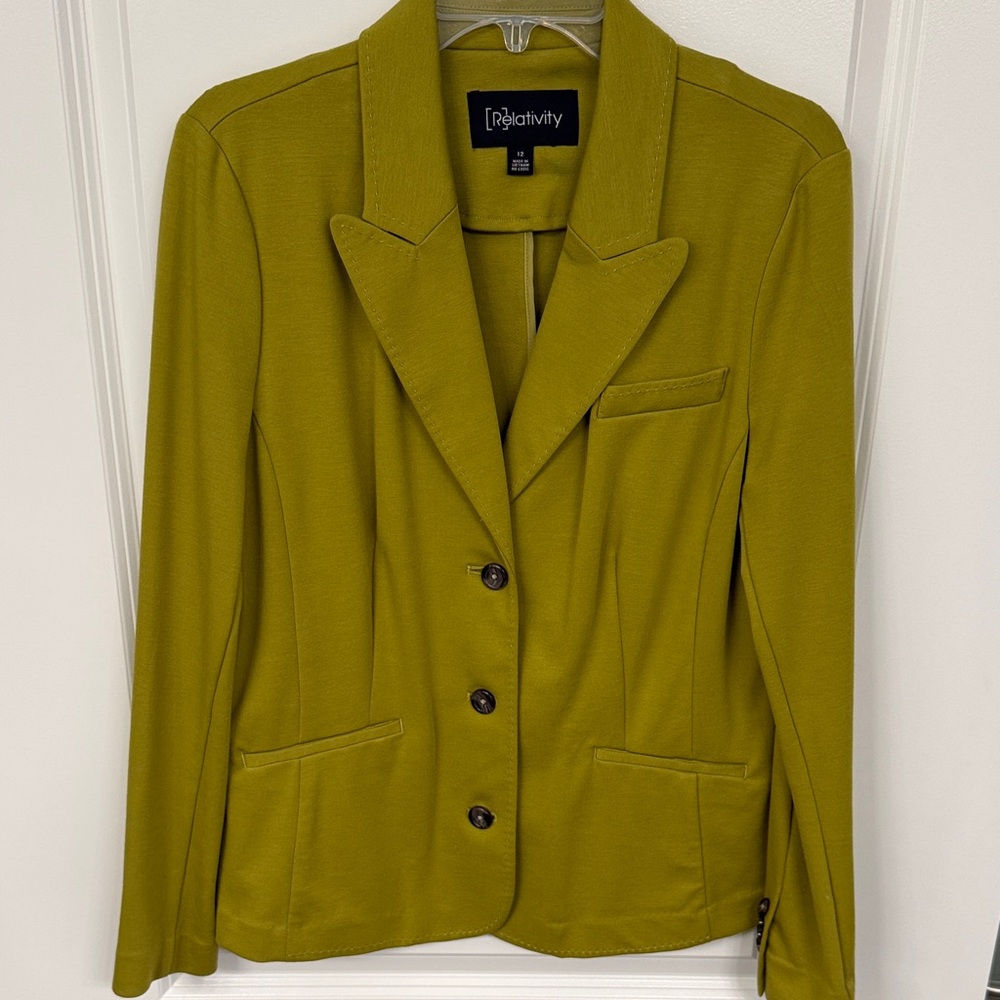 Relativity Women's Chartreuse Olive  Blazer